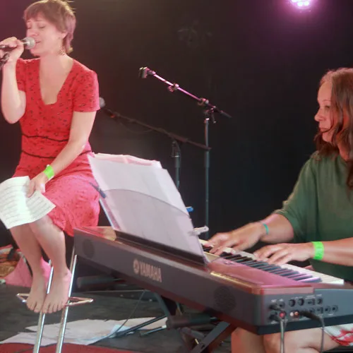 Sofly chante un répertoire tranquille